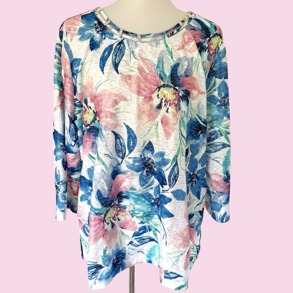 Alfred Dunner Scoop Neck Floral Top in Blue, Pink & White